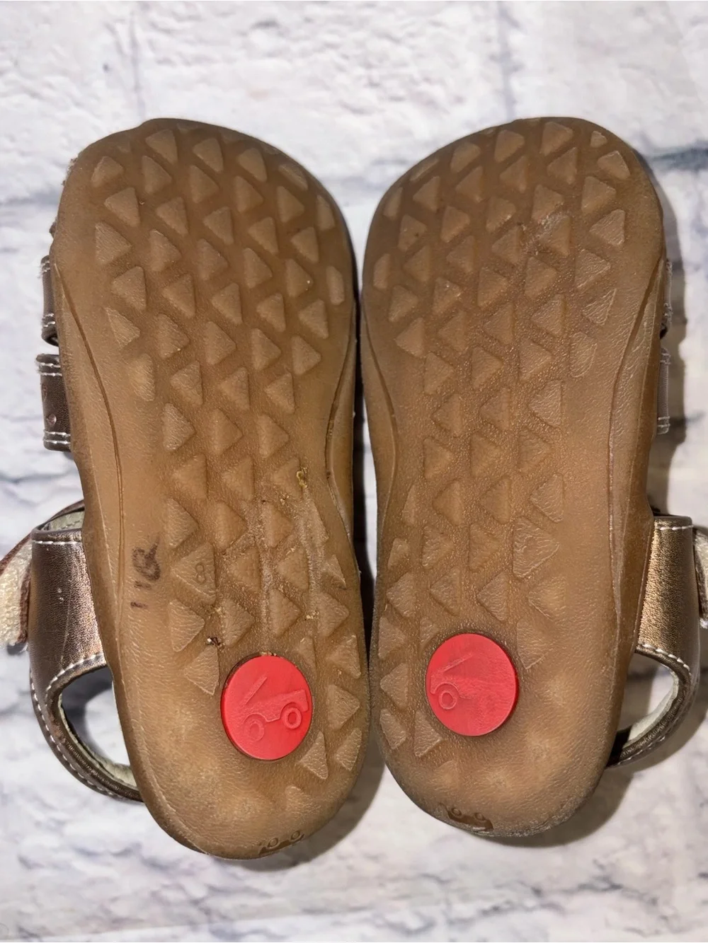 See Kai Run Rose Gold Leather Toddler Fisherman Sandals. Size 8